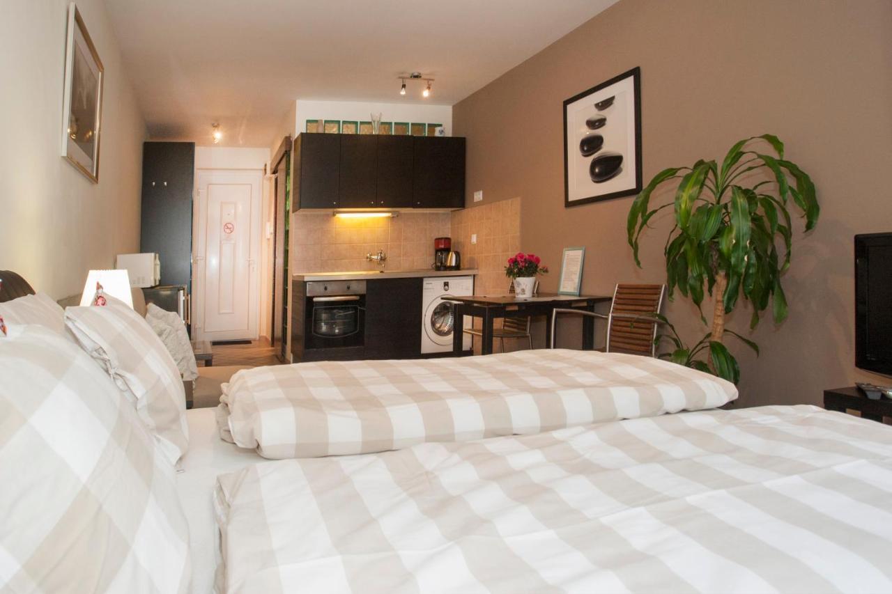 Gloria Apartment Budapest Esterno foto